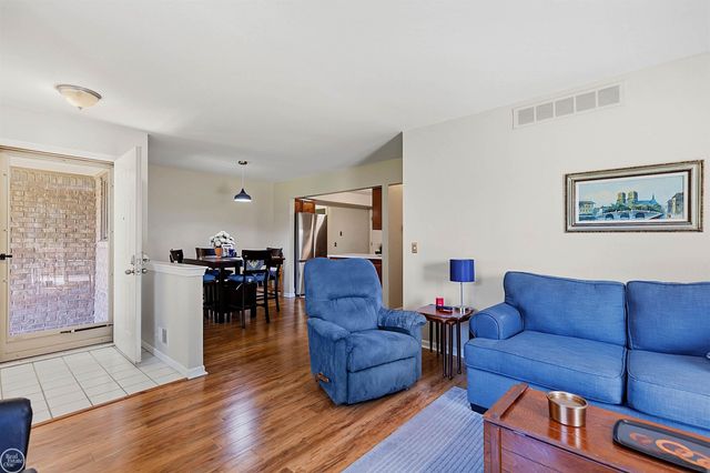 26160 N Knollwood Drive, Chesterfield Twp, MI 48051