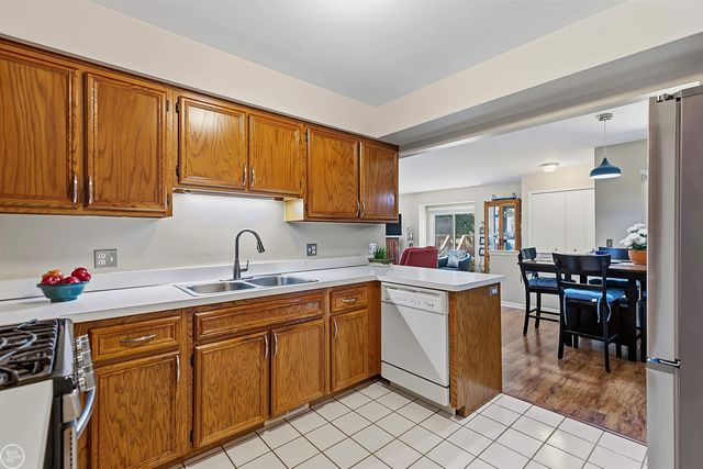 26160 N Knollwood Drive, Chesterfield Twp, MI 48051
