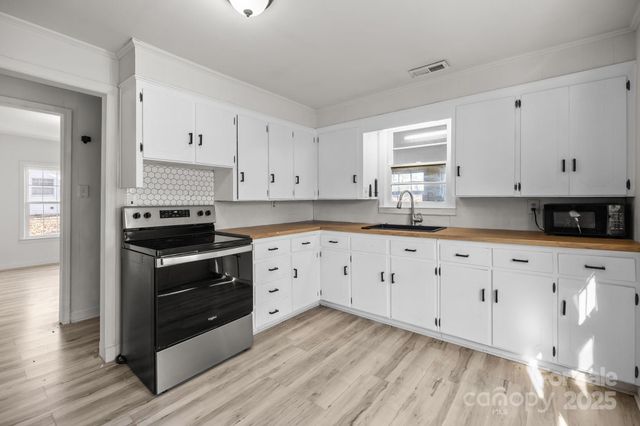 1632 Beulah Church Road, Matthews, NC 28104