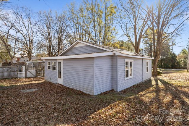 1632 Beulah Church Road, Matthews, NC 28104