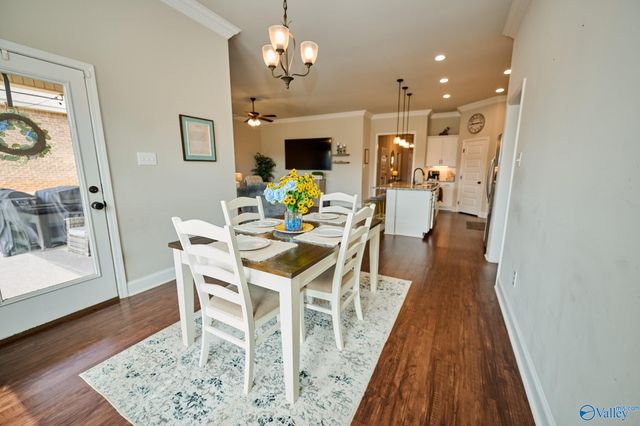 132 Gardencove Circle, Huntsville, AL 35810