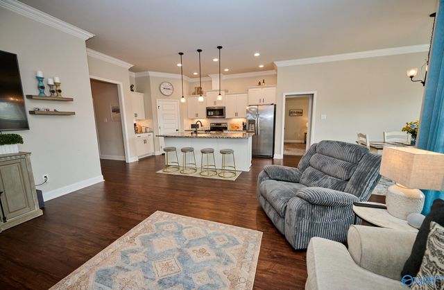 132 Gardencove Circle, Huntsville, AL 35810