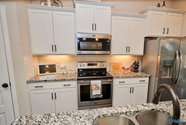 132 Gardencove Circle, Huntsville, AL 35810