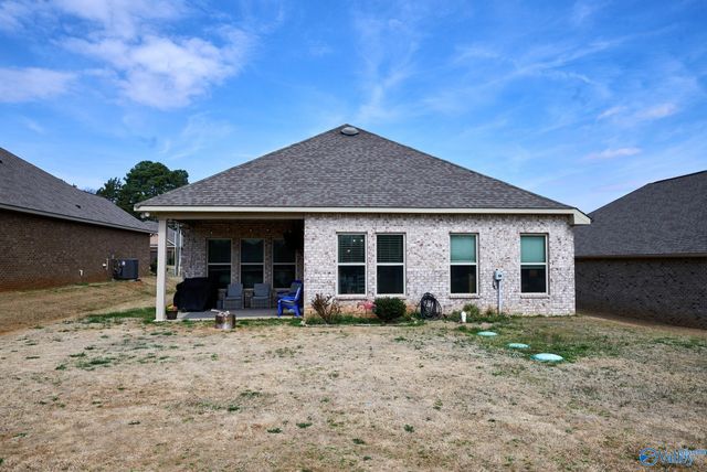 132 Gardencove Circle, Huntsville, AL 35810