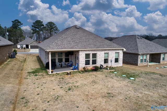 132 Gardencove Circle, Huntsville, AL 35810