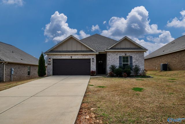 132 Gardencove Circle, Huntsville, AL 35810