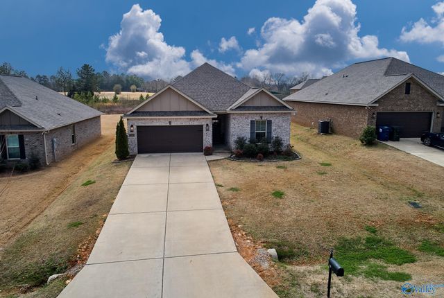 132 Gardencove Circle, Huntsville, AL 35810