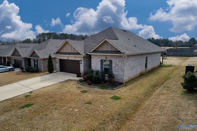 132 Gardencove Circle, Huntsville, AL 35810