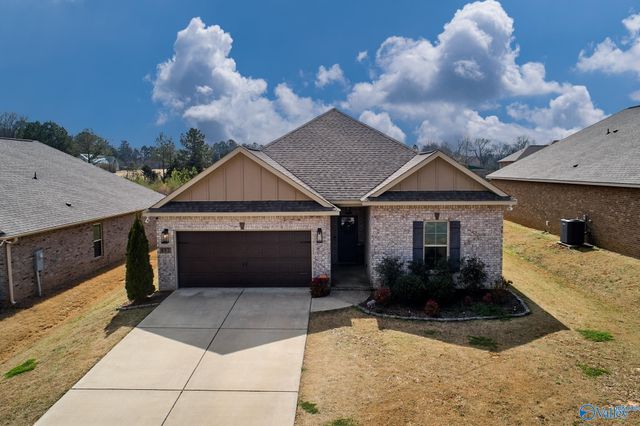 132 Gardencove Circle, Huntsville, AL 35810