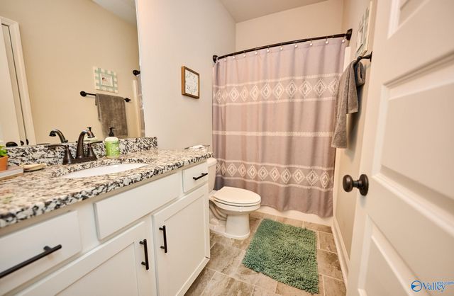 132 Gardencove Circle, Huntsville, AL 35810