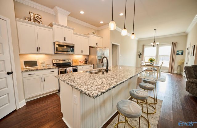 132 Gardencove Circle, Huntsville, AL 35810