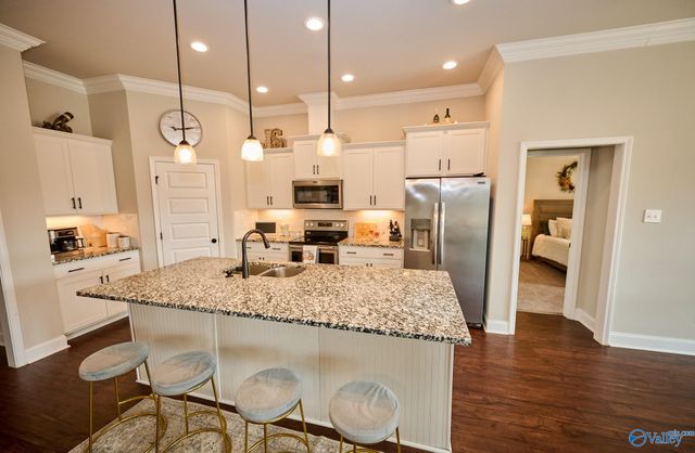 132 Gardencove Circle, Huntsville, AL 35810