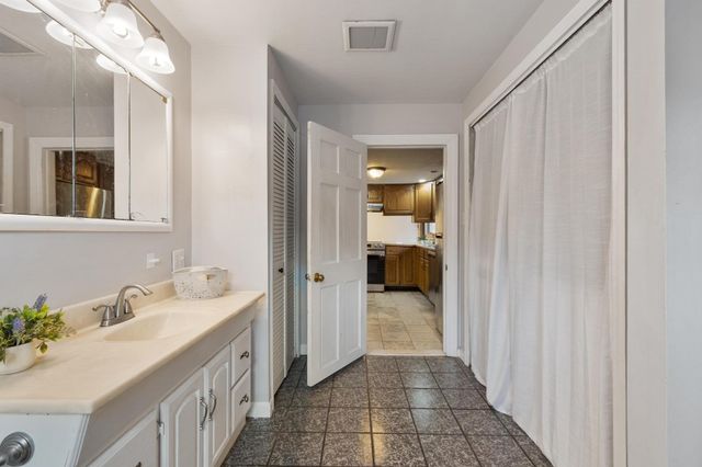 5 Branch St, Gardner, MA 01440