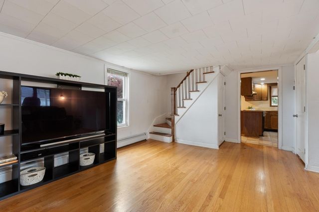 5 Branch St, Gardner, MA 01440
