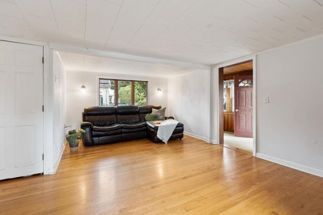 5 Branch St, Gardner, MA 01440