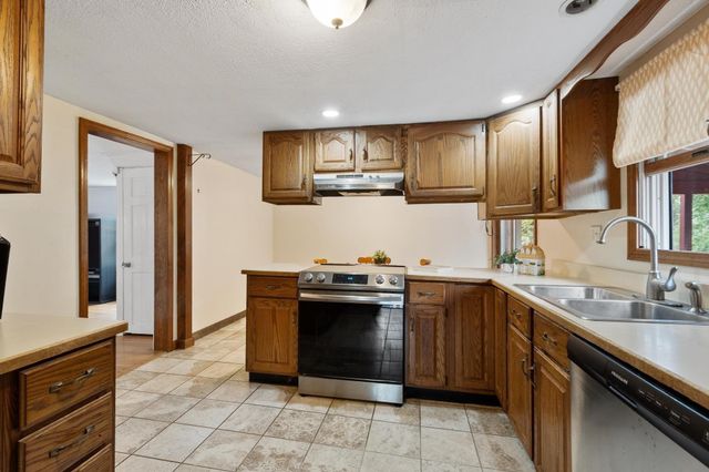 5 Branch St, Gardner, MA 01440