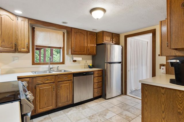 5 Branch St, Gardner, MA 01440