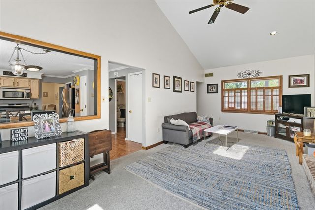 4045 Greenridge Dr, Penn Hills, PA 15147