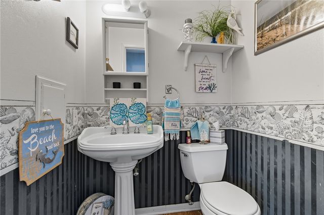 4045 Greenridge Dr, Penn Hills, PA 15147