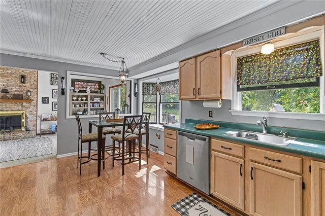 4045 Greenridge Dr, Penn Hills, PA 15147