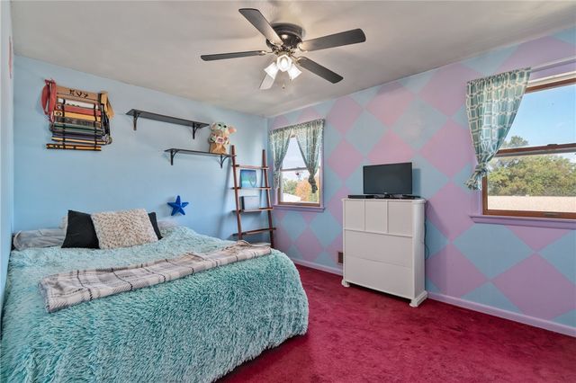 4045 Greenridge Dr, Penn Hills, PA 15147