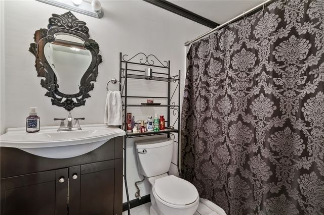 4045 Greenridge Dr, Penn Hills, PA 15147