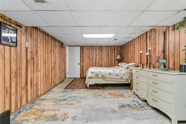 4045 Greenridge Dr, Penn Hills, PA 15147