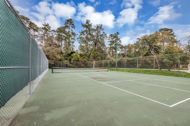 629 Spring Forest Drive, Conroe, TX 77302