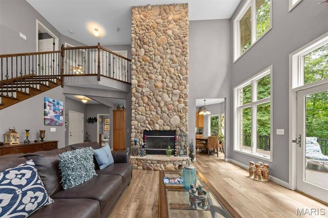 694 Pleasant Ridge Road, Fairview Heights, IL 62208
