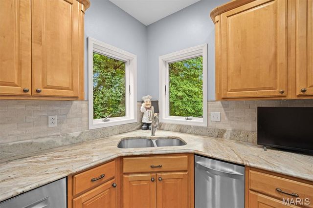 694 Pleasant Ridge Road, Fairview Heights, IL 62208