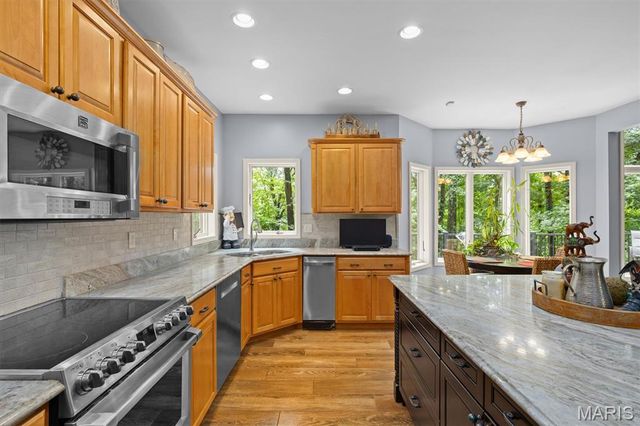 694 Pleasant Ridge Road, Fairview Heights, IL 62208