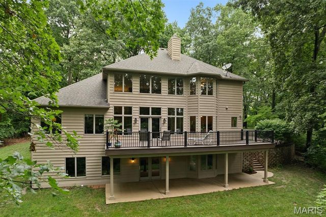 694 Pleasant Ridge Road, Fairview Heights, IL 62208