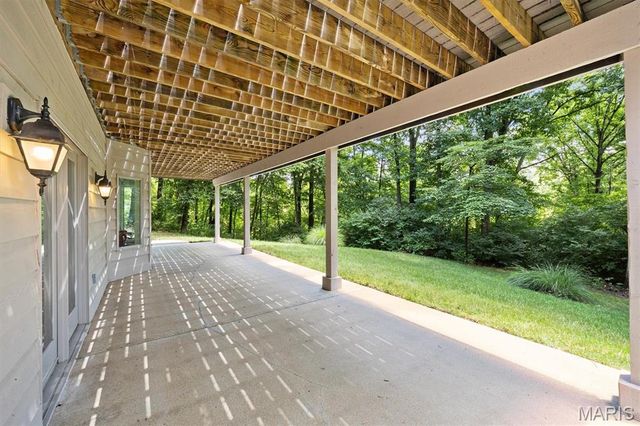 694 Pleasant Ridge Road, Fairview Heights, IL 62208