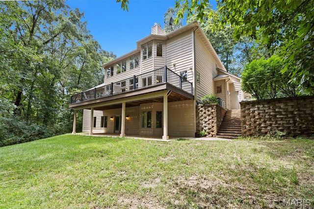 694 Pleasant Ridge Road, Fairview Heights, IL 62208