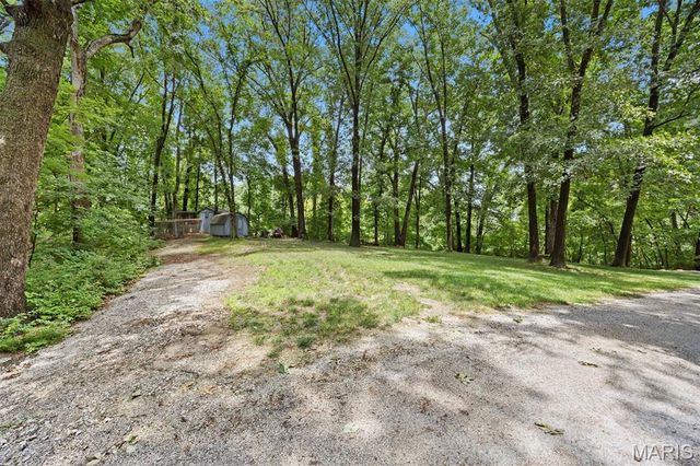 694 Pleasant Ridge Road, Fairview Heights, IL 62208