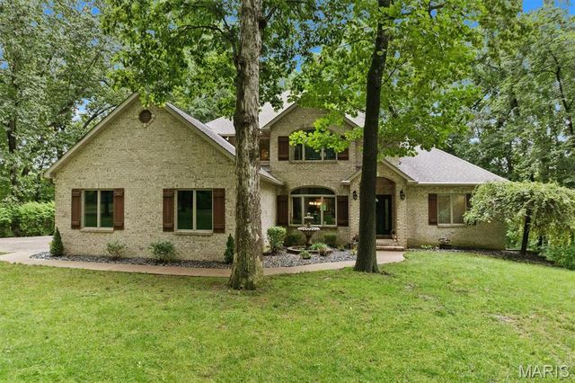 694 Pleasant Ridge Road, Fairview Heights, IL 62208