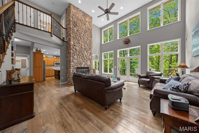 694 Pleasant Ridge Road, Fairview Heights, IL 62208