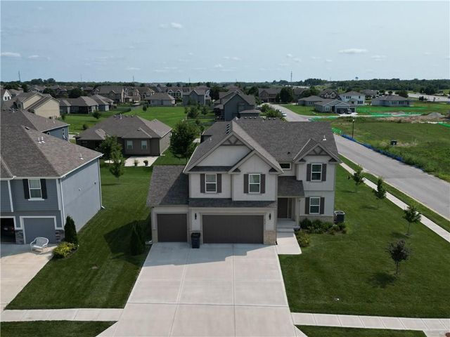 416 SW Nelson Drive, Blue Springs, MO 64014