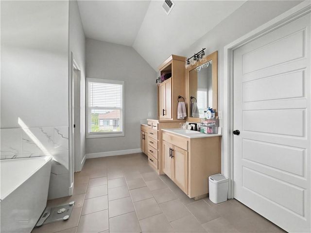 416 SW Nelson Drive, Blue Springs, MO 64014