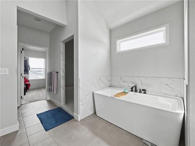 416 SW Nelson Drive, Blue Springs, MO 64014