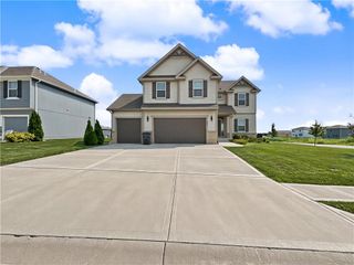 416 SW Nelson Drive, Blue Springs, MO 64014