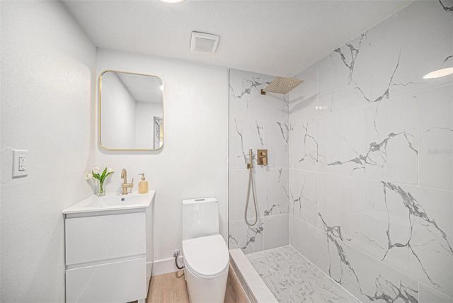 3812 W ROGERS AVENUE, Tampa, FL 33611