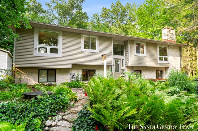 17445 W Spring Lake Road, Spring Lake, MI 49456
