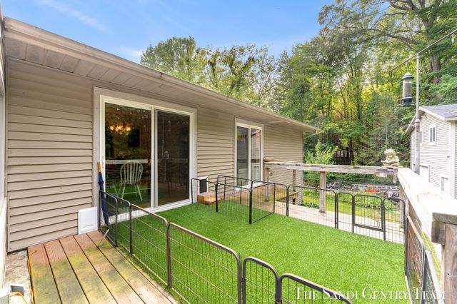 17445 W Spring Lake Road, Spring Lake, MI 49456