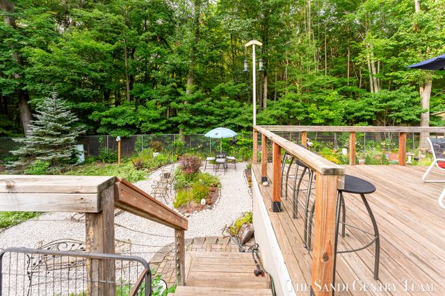 17445 W Spring Lake Road, Spring Lake, MI 49456