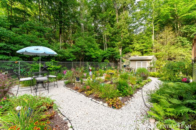 17445 W Spring Lake Road, Spring Lake, MI 49456