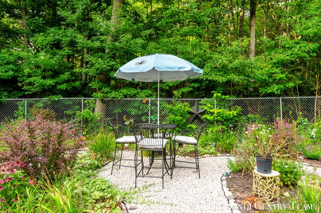 17445 W Spring Lake Road, Spring Lake, MI 49456