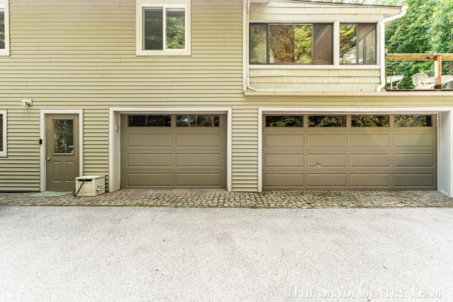 17445 W Spring Lake Road, Spring Lake, MI 49456