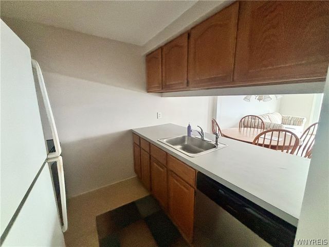 7 Tralee Ter, Amherst, NY 14051