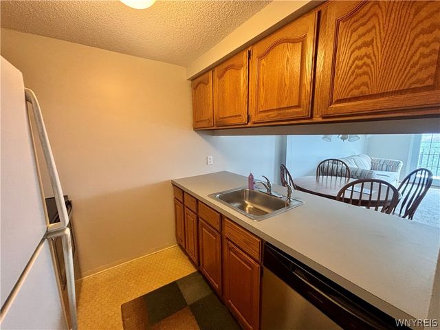 7 Tralee Ter, Amherst, NY 14051